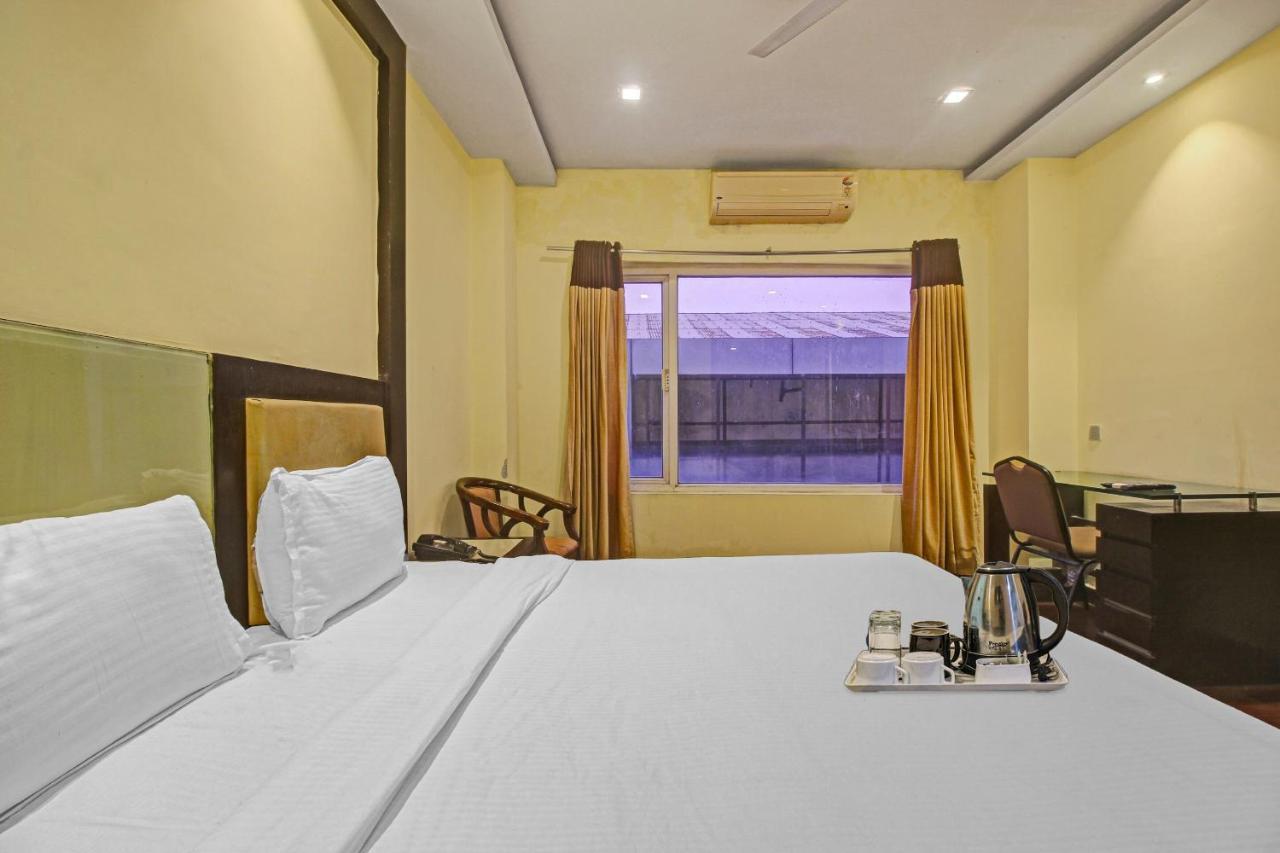Oyo Townhouse 707 Grand Krishna Hotell Hyderabad Eksteriør bilde