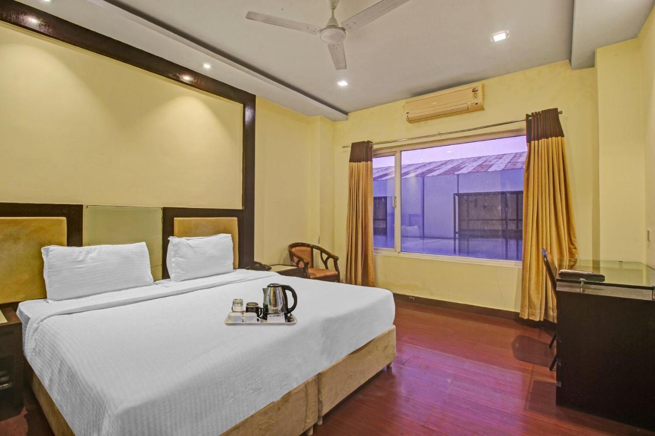 Oyo Townhouse 707 Grand Krishna Hotell Hyderabad Eksteriør bilde