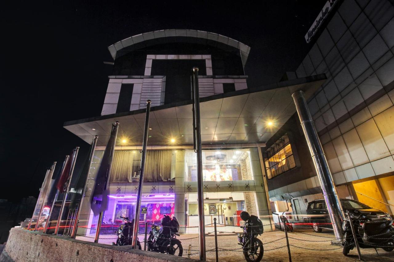 Oyo Townhouse 707 Grand Krishna Hotell Hyderabad Eksteriør bilde